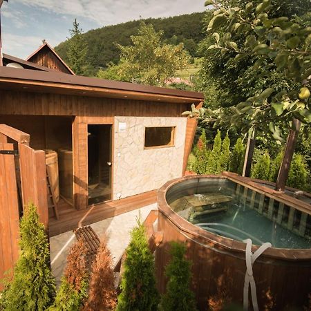 Villa Dumbierka - B&B, Wellness, Brewery, Ebikes Мито-под-Дюмбьером Экстерьер фото