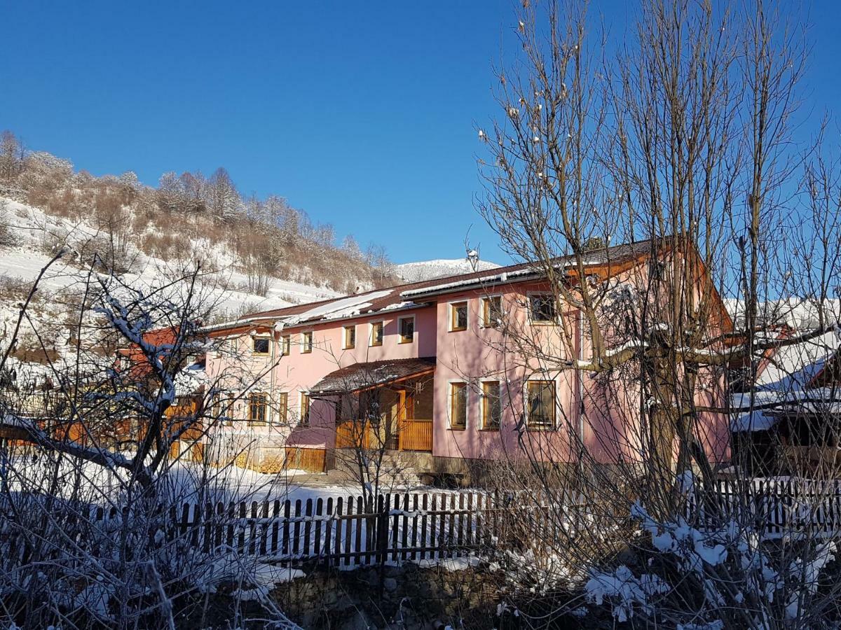 Villa Dumbierka - B&B, Wellness, Brewery, Ebikes Мито-под-Дюмбьером Экстерьер фото