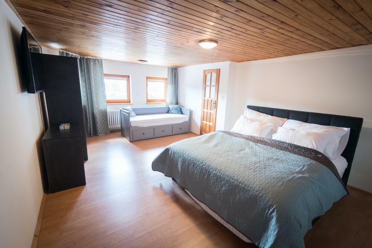 Villa Dumbierka - B&B, Wellness, Brewery, Ebikes Мито-под-Дюмбьером Экстерьер фото